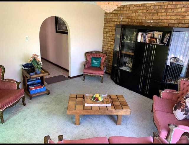5 BEDROOM HOUSE FOR SALE IN SUNWARD PARK